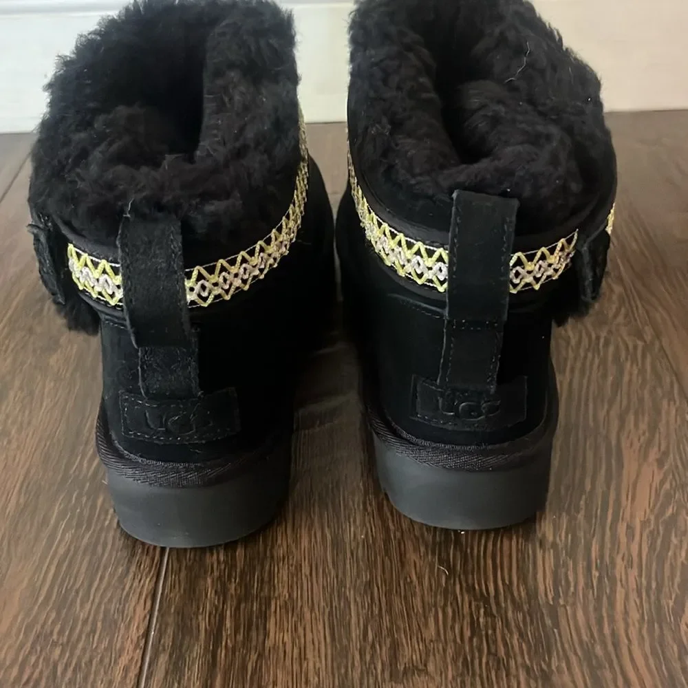 NWT Ugg Ultra Mini Boots